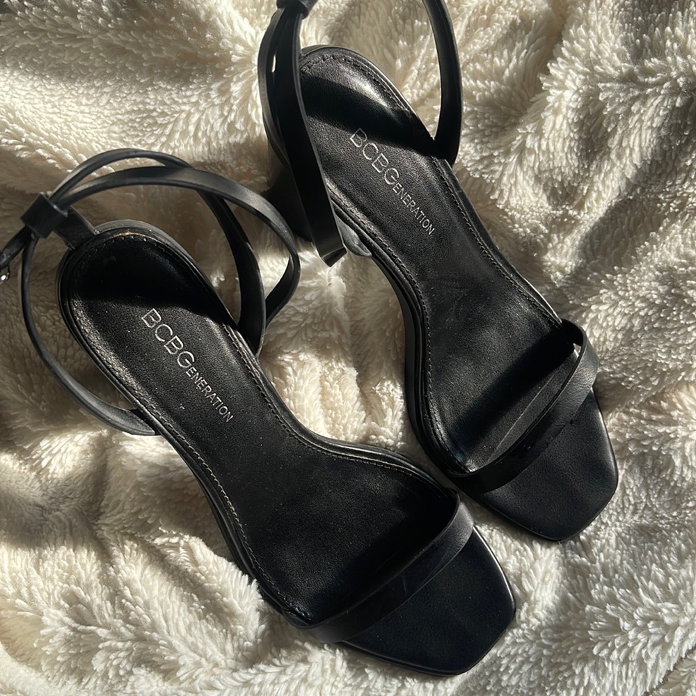 BCBG BLACK BLOCK HEEL
